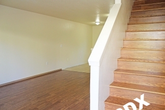 Conveniently Located 2 Bedroom Townhouse in SE Powellhurst/Gilbert