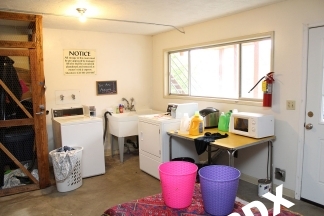 1 Bed 1 Ba Apartment on Gibbs St. Near OHSU and Marquam Hill
