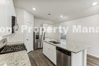 Brand new 3-Bedroom Gem with 2 Baths in San Antonio – 5420 Trinity Run Awaits!