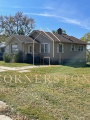 One bedroom house, newer flooring $650 per mo/dep