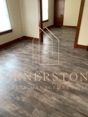 One bedroom house, newer flooring $650 per mo/dep