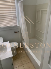 One bedroom house, newer flooring $650 per mo/dep