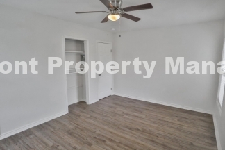 2 bedroom, 1 bath duplex in University Park!