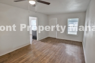 2 bedroom, 1 bath duplex in University Park!
