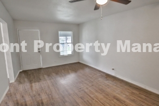 2 bedroom, 1 bath duplex in University Park!