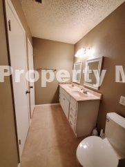 Charming 3 Bed, 2 Bath Home with Fireplace in San Antonio!