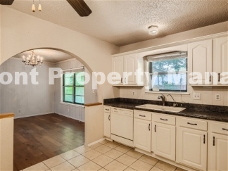 Spacious 3 bedroom, 2 bath in NE San Antonio!