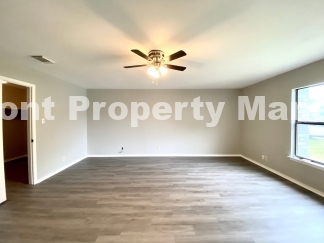 Great 3 Bedroom 2 Full Bath home in Tara Community!