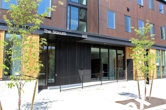 Stylish Courtyard 1 Bedroom in  New Arbor Lodge Apartment Community