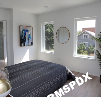 Stylish Courtyard 1 Bedroom in  New Arbor Lodge Apartment Community