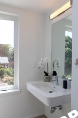 Stylish Courtyard 1 Bedroom in  New Arbor Lodge Apartment Community