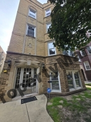 6518 N Mozart St, Unit 1 Chicago, IL, 60645