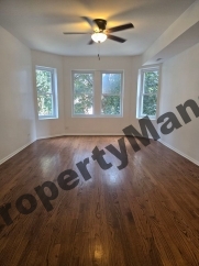 6518 N Mozart St, Unit 1 Chicago, IL, 60645