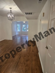 6518 N Mozart St, Unit 1 Chicago, IL, 60645