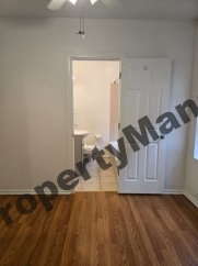 6518 N Mozart St, Unit 1 Chicago, IL, 60645