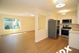 Freshly Remodeled Upper Unit 2 Bedroom at The Clairmont in Buckman Neighborhood