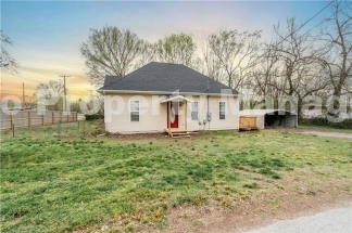 Gravette Gem: Remodeled 3-Bed, 2.5-Bath with Stunning Kitchen