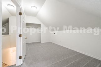 Gravette Gem: Remodeled 3-Bed, 2.5-Bath with Stunning Kitchen