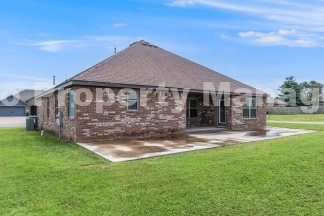 Comfortable Living in Pea Ridge: 3 Bed, 2 Bath Home