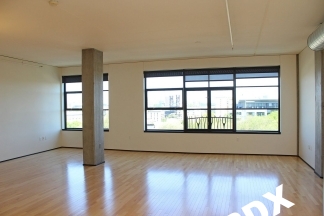 ~1000 sq ft Stunning Loft-Style Studio Unit at The Elizabeth