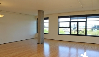 ~1000 sq ft Stunning Loft-Style Studio Unit at The Elizabeth
