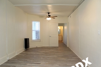 Move In Special** Recently Renovated Mississippi Top Floor 1bd+bonus in Historic Left Bank Lofts Building