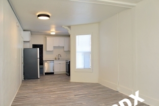 Move In Special** Recently Renovated Mississippi Top Floor 1bd+bonus in Historic Left Bank Lofts Building
