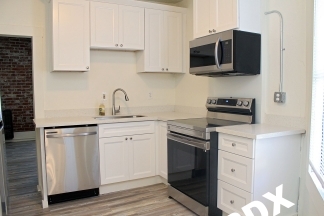 Move In Special** Recently Renovated Mississippi Top Floor 1bd+bonus in Historic Left Bank Lofts Building