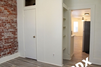 Move In Special** Recently Renovated Mississippi Top Floor 1bd+bonus in Historic Left Bank Lofts Building