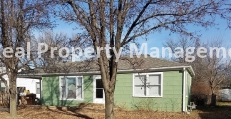 2 Bedroom with Large Kitchen Trash and Mowing Included