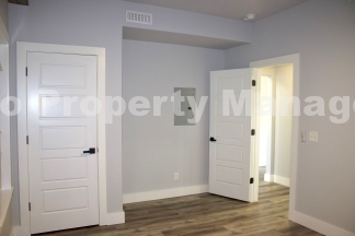 Modern 1-Bedroom Oasis in Bentonville with Abundant Light
