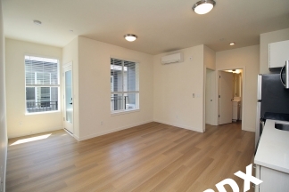 **RENT SPECIAL**Sleek, Contemporary & Modern Living in the Heart of Sellwood!