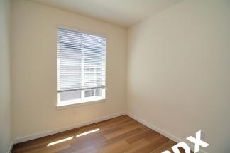 **RENT SPECIAL**Sleek, Contemporary & Modern Living in the Heart of Sellwood!