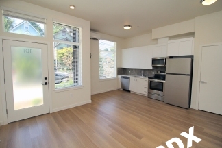 *RENT SPECIAL* Sleek, Contemporary & Modern Living in the Heart of Sellwood!