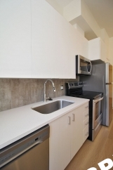 *RENT SPECIAL* Sleek, Contemporary & Modern Living in the Heart of Sellwood!
