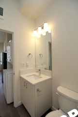 *RENT SPECIAL* Sleek, Contemporary & Modern Living in the Heart of Sellwood!