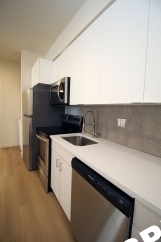 **RENT SPECIAL**Sleek, Contemporary & Modern Living in the Heart of Sellwood!