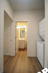 **RENT SPECIAL**Sleek, Contemporary & Modern Living in the Heart of Sellwood!