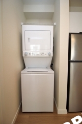**RENT SPECIAL**Sleek, Contemporary & Modern Living in the Heart of Sellwood!