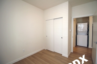 **RENT SPECIAL**Sleek, Contemporary & Modern Living in the Heart of Sellwood!