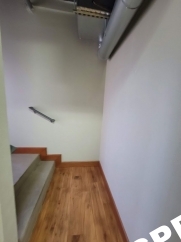 Trendy Apartment Home Conveniently next to MAX