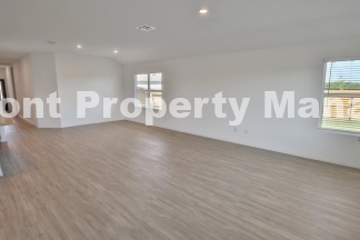 Beautiful New 4 bedroom in Converse!