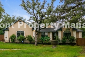 Spacious 5-Bedroom Retreat on Rosemont Way – Your Helotes Haven Awaits!
