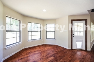 Spacious 5-Bedroom Retreat on Rosemont Way – Your Helotes Haven Awaits!