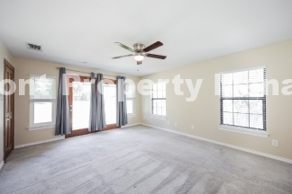 Spacious 5-Bedroom Retreat on Rosemont Way – Your Helotes Haven Awaits!