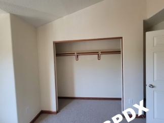 Spacious 2 bedroom, 2 Bath with loft!