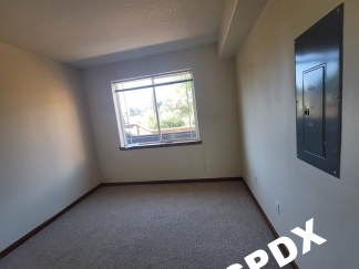 Spacious 2 bedroom, 2 Bath with loft!