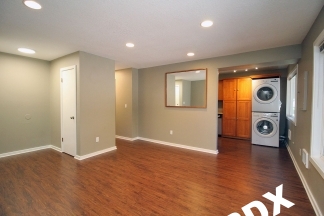 Nicely Updated 2 Bedroom at The Easton Apartments in SE PDX!