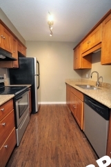 Nicely Updated 2 Bedroom at The Easton Apartments in SE PDX!