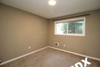 Nicely Updated 2 Bedroom at The Easton Apartments in SE PDX!